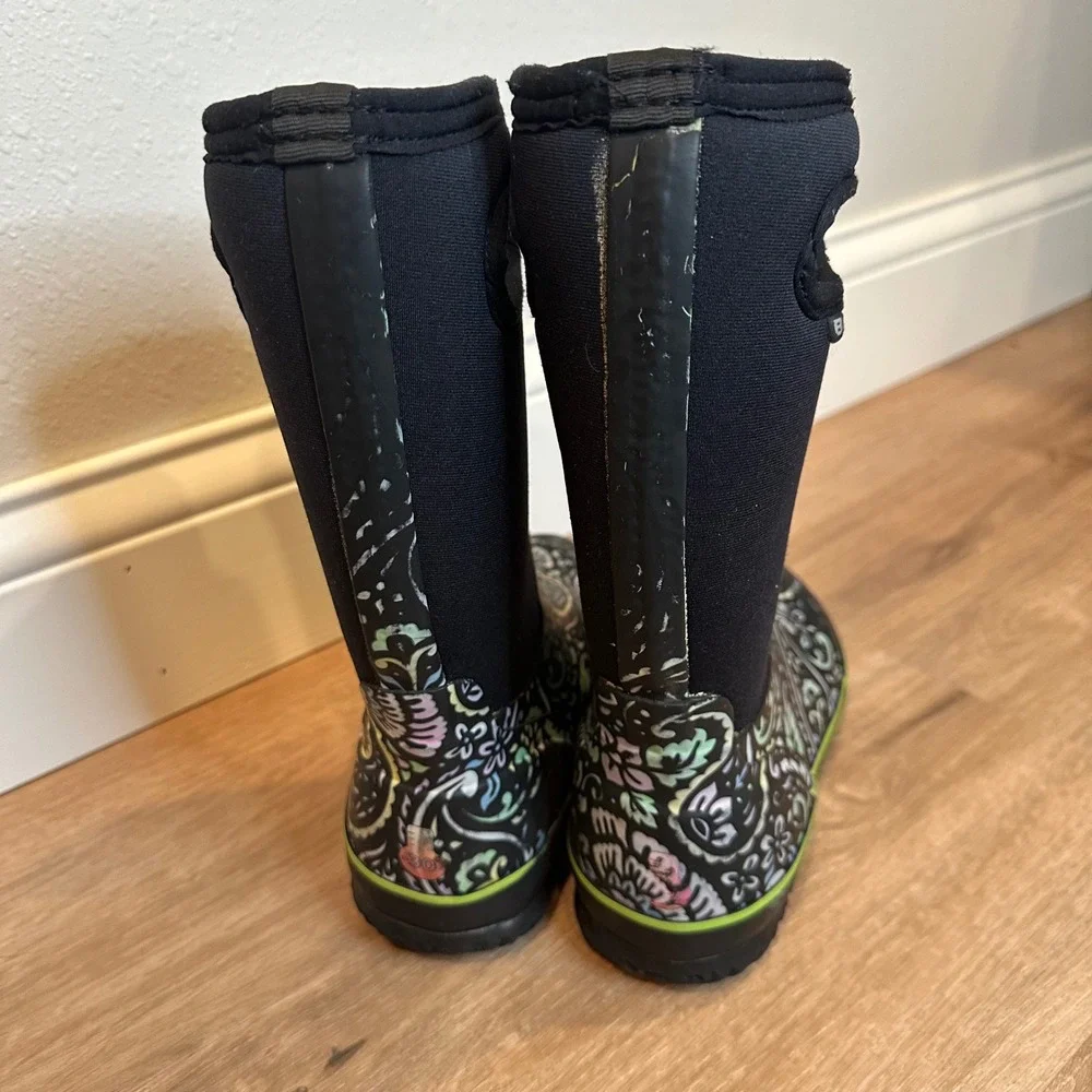 Bogs Classic Tuscany Rain Boots Kids Size 2 Black Paisley Floral Waterproof Snow
